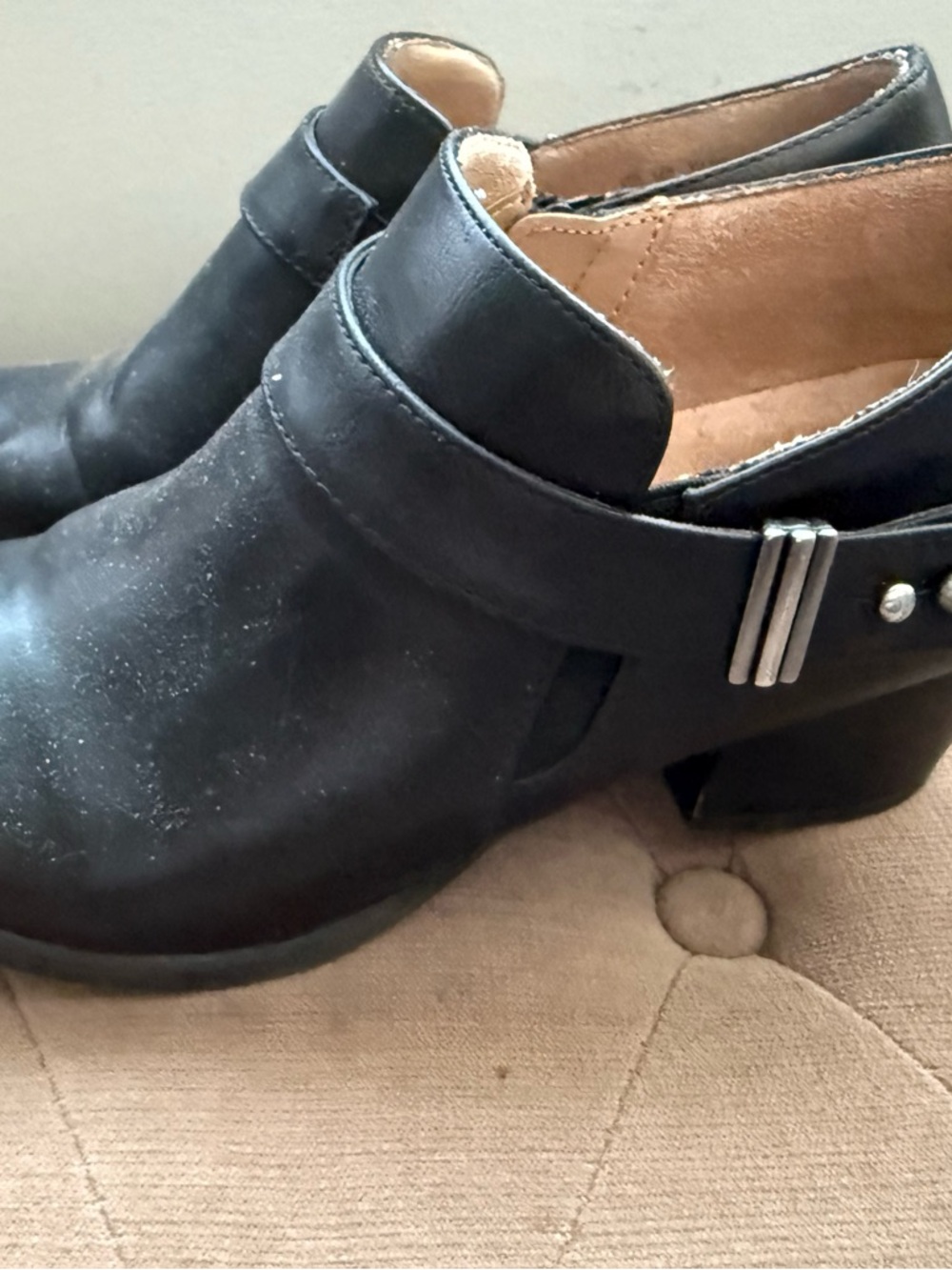 Reduced! SOUL Naturalizer Black Leather Ankle Booties with Metal Accent